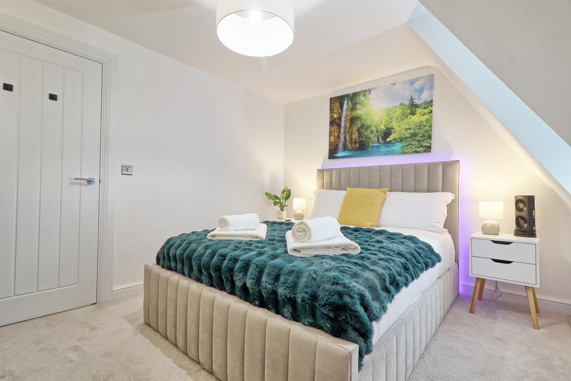 Writtle Massive 4 Bedroom Apartment With Parking In Gorgeous Countryside Location & Short Drive To Chelmsford City Centre Contractors Welcome Экстерьер фото