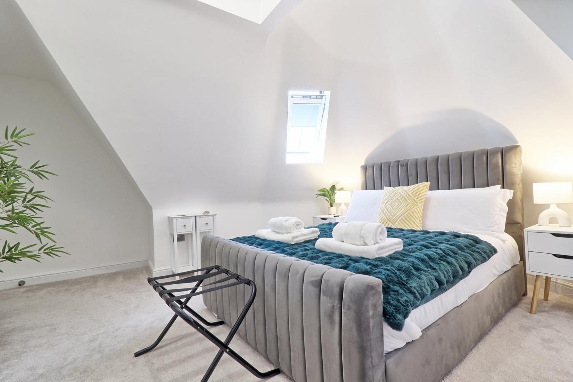 Writtle Massive 4 Bedroom Apartment With Parking In Gorgeous Countryside Location & Short Drive To Chelmsford City Centre Contractors Welcome Экстерьер фото