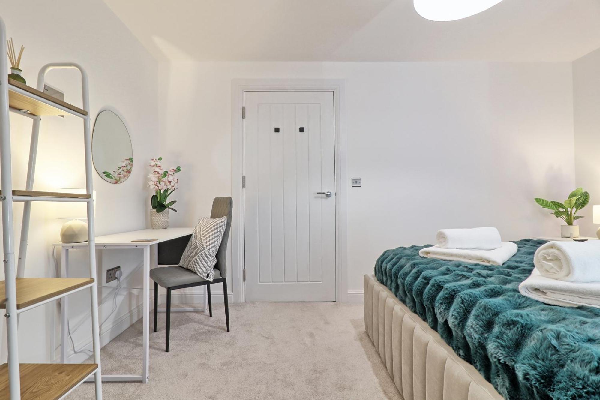 Writtle Massive 4 Bedroom Apartment With Parking In Gorgeous Countryside Location & Short Drive To Chelmsford City Centre Contractors Welcome Экстерьер фото