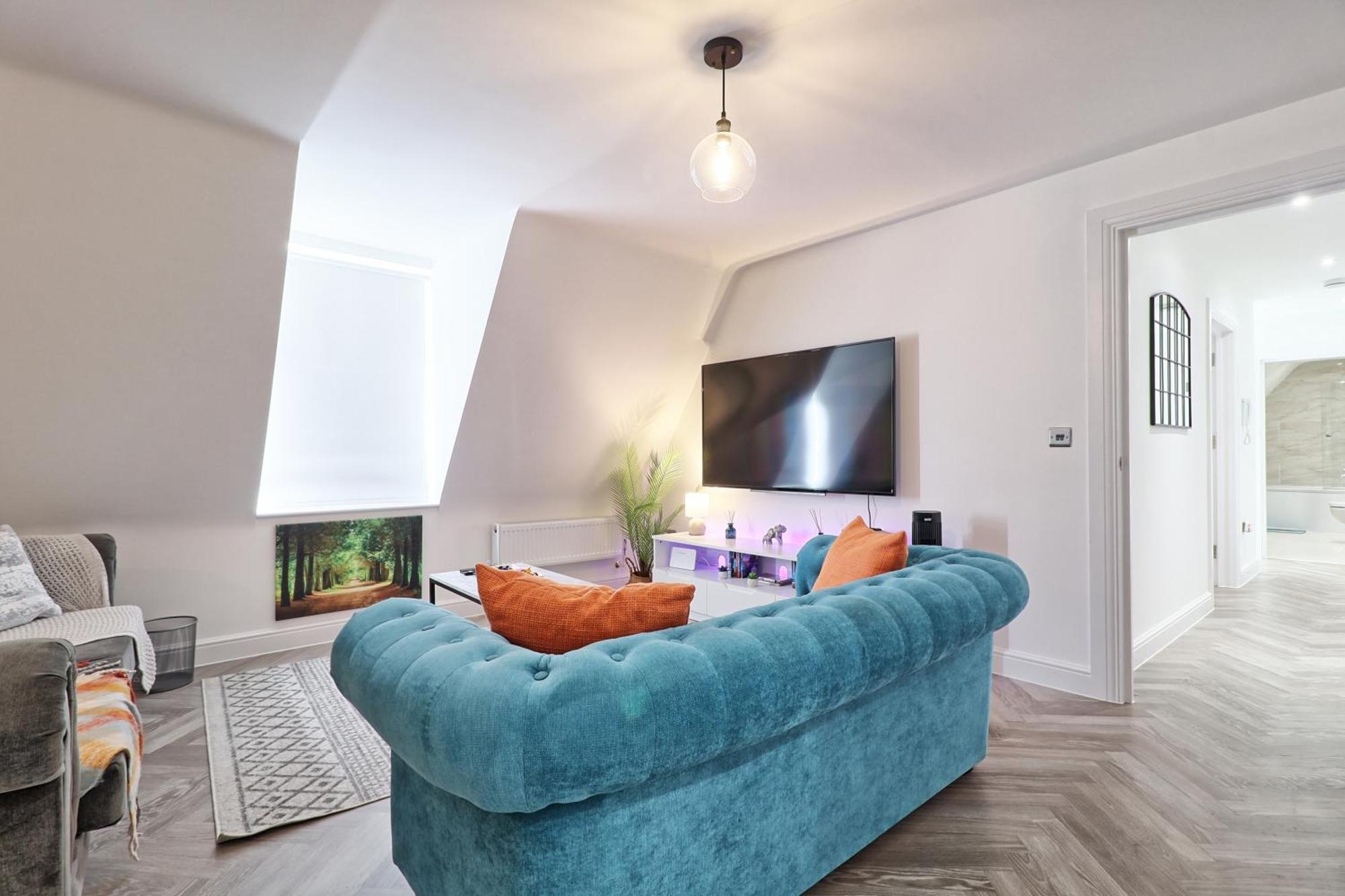 Writtle Massive 4 Bedroom Apartment With Parking In Gorgeous Countryside Location & Short Drive To Chelmsford City Centre Contractors Welcome Экстерьер фото