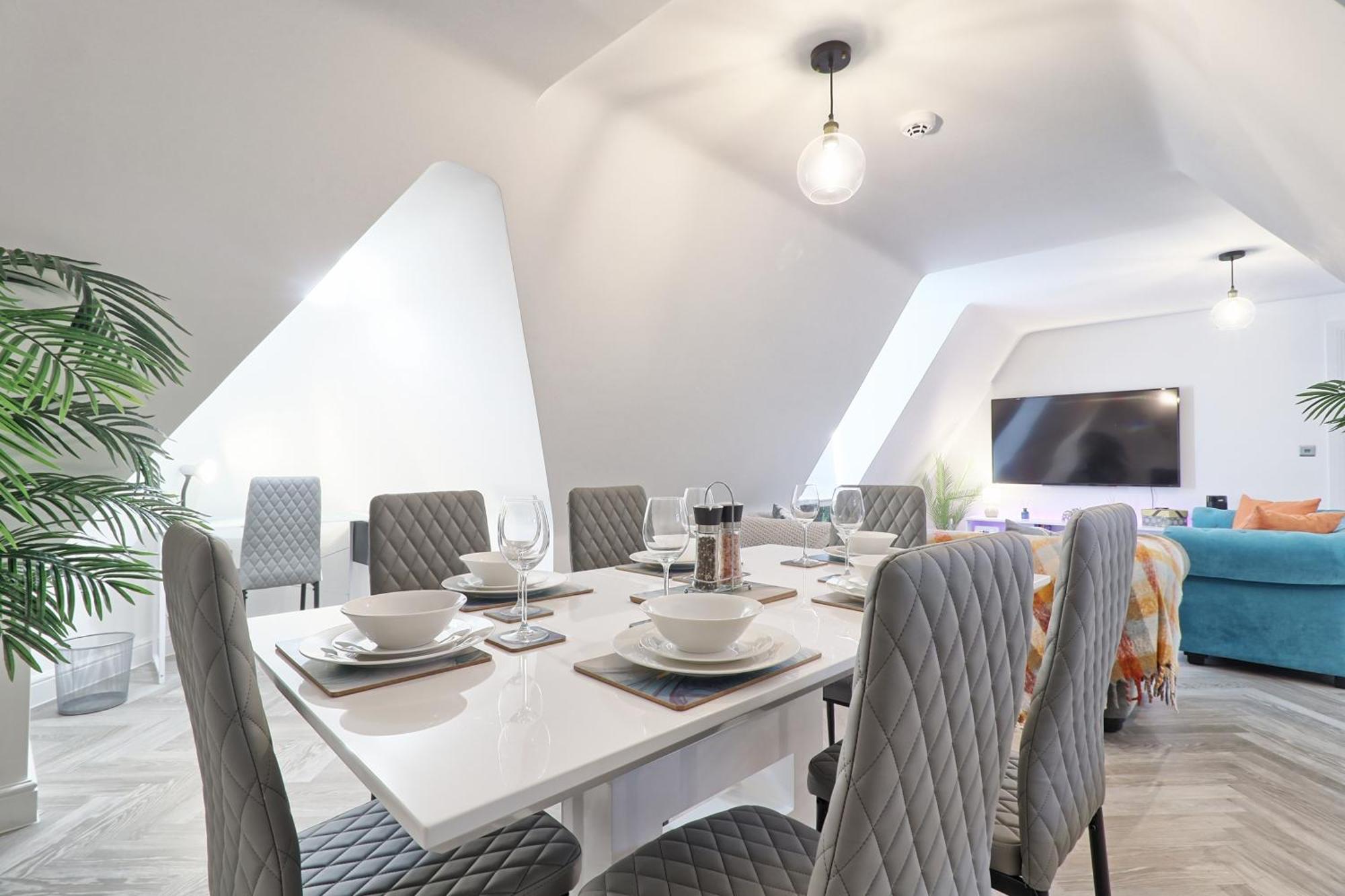 Writtle Massive 4 Bedroom Apartment With Parking In Gorgeous Countryside Location & Short Drive To Chelmsford City Centre Contractors Welcome Экстерьер фото