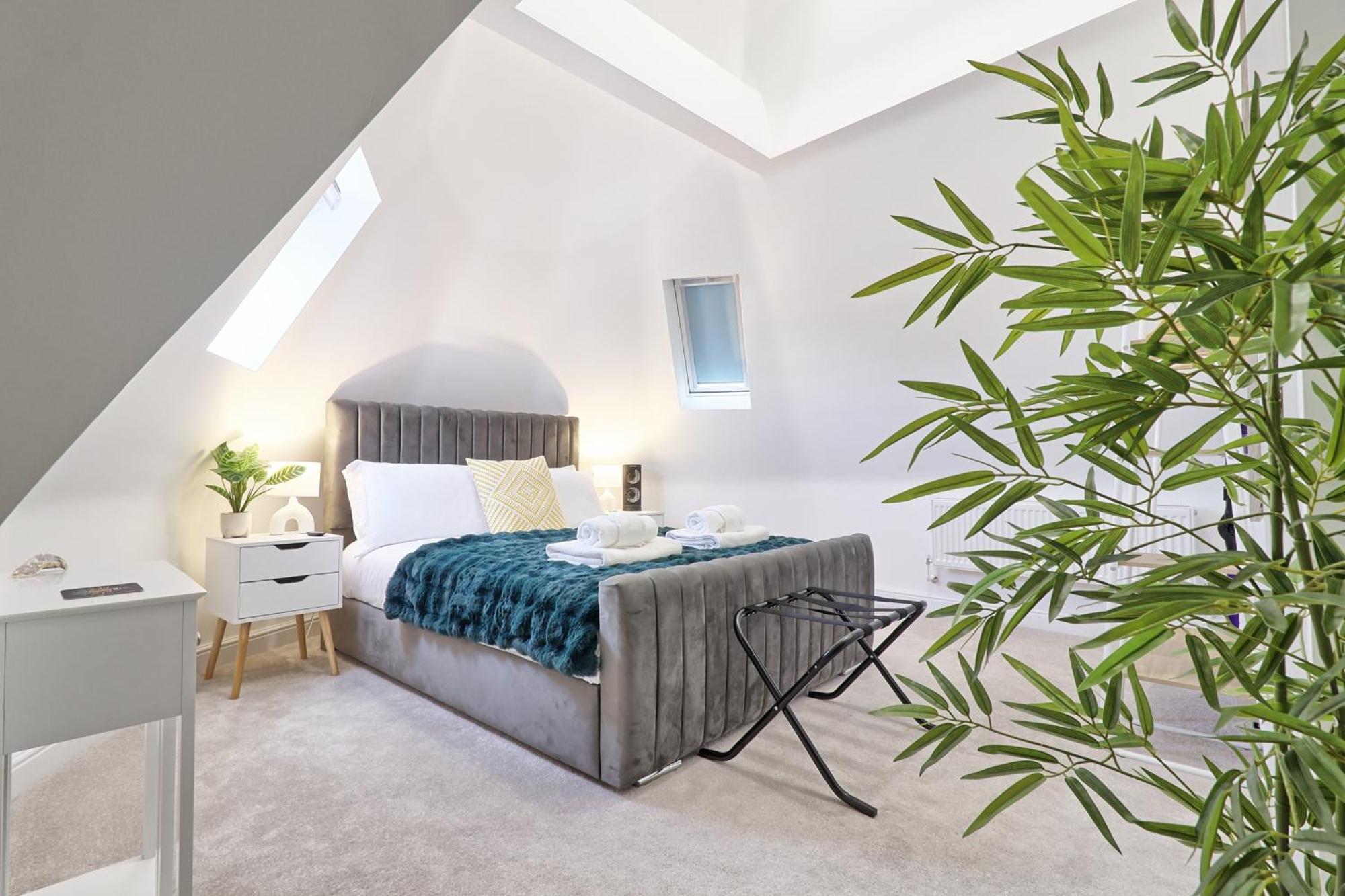 Writtle Massive 4 Bedroom Apartment With Parking In Gorgeous Countryside Location & Short Drive To Chelmsford City Centre Contractors Welcome Экстерьер фото