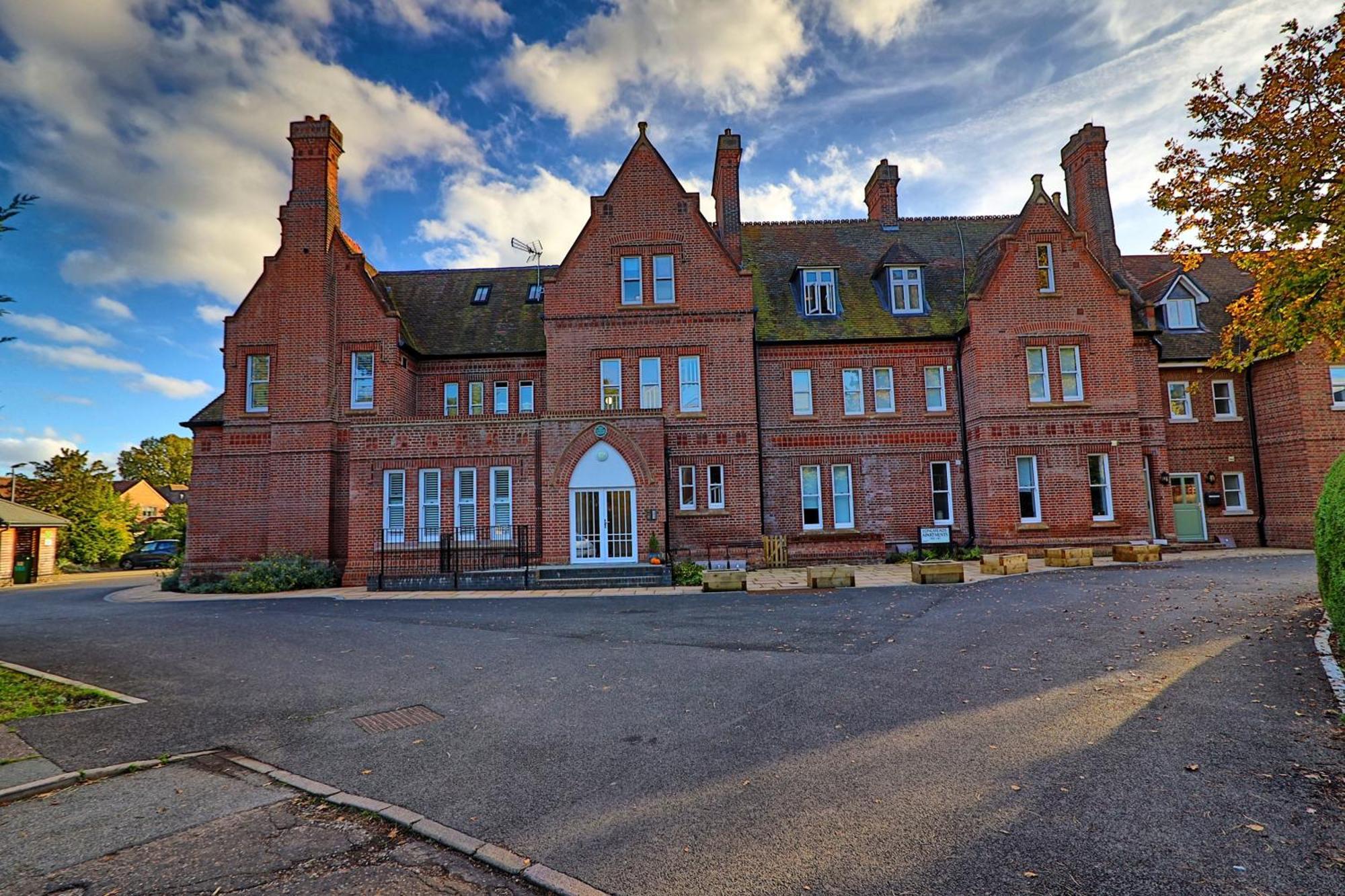 Writtle Massive 4 Bedroom Apartment With Parking In Gorgeous Countryside Location & Short Drive To Chelmsford City Centre Contractors Welcome Экстерьер фото