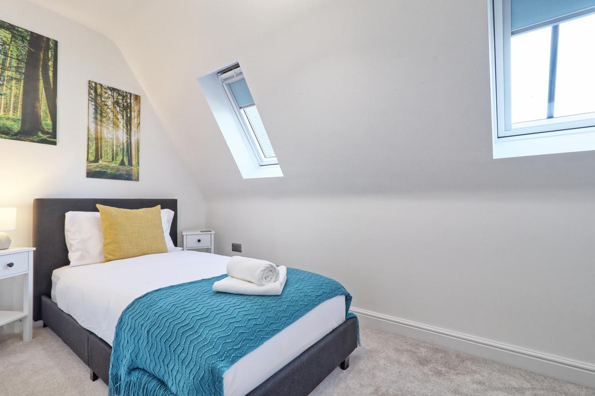 Writtle Massive 4 Bedroom Apartment With Parking In Gorgeous Countryside Location & Short Drive To Chelmsford City Centre Contractors Welcome Экстерьер фото