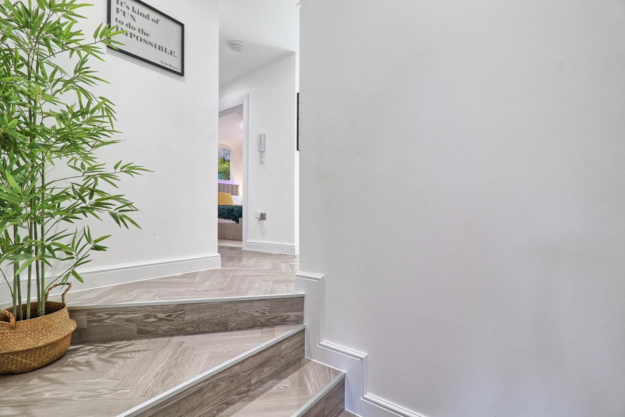 Writtle Massive 4 Bedroom Apartment With Parking In Gorgeous Countryside Location & Short Drive To Chelmsford City Centre Contractors Welcome Экстерьер фото