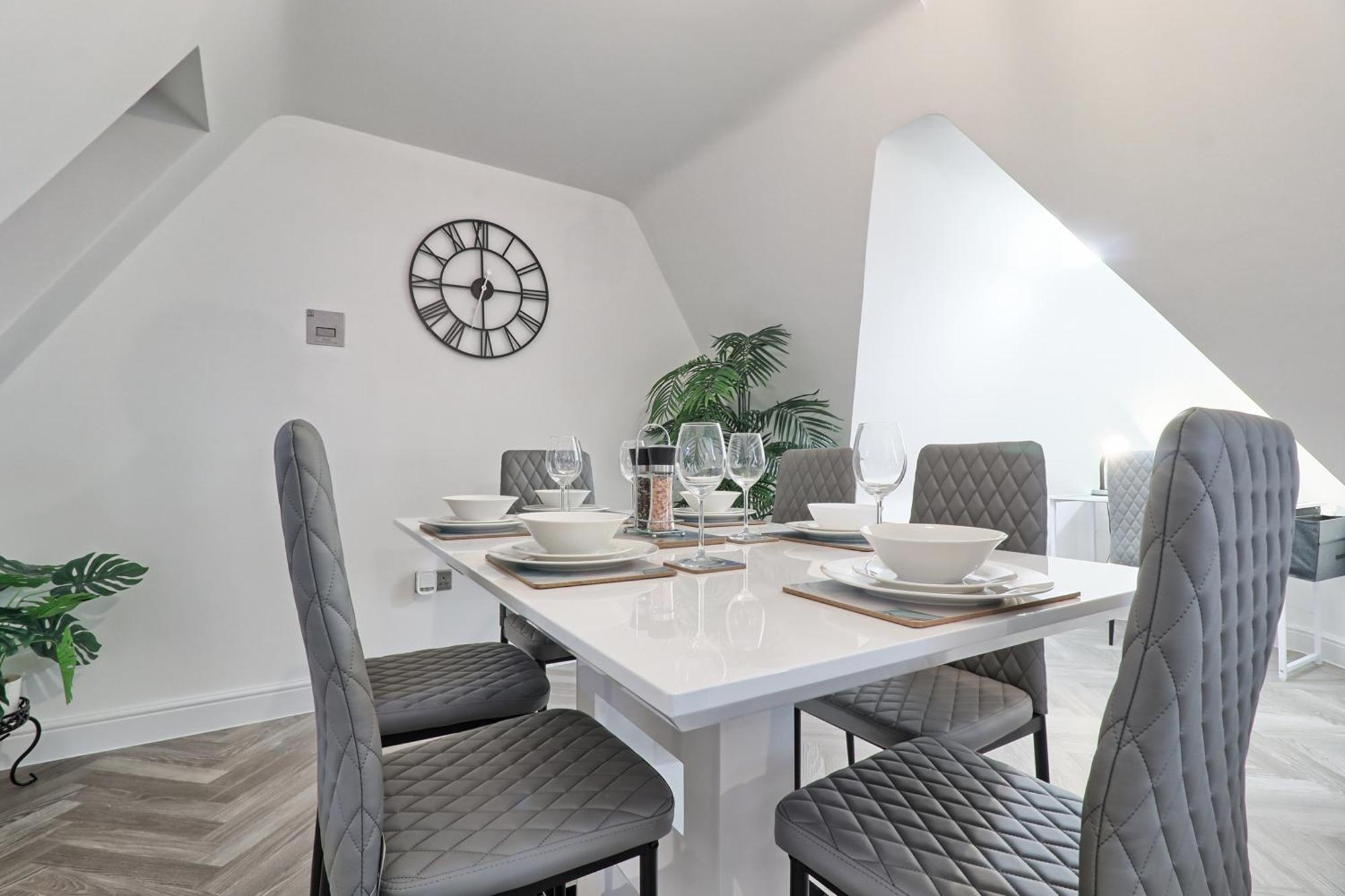 Writtle Massive 4 Bedroom Apartment With Parking In Gorgeous Countryside Location & Short Drive To Chelmsford City Centre Contractors Welcome Экстерьер фото
