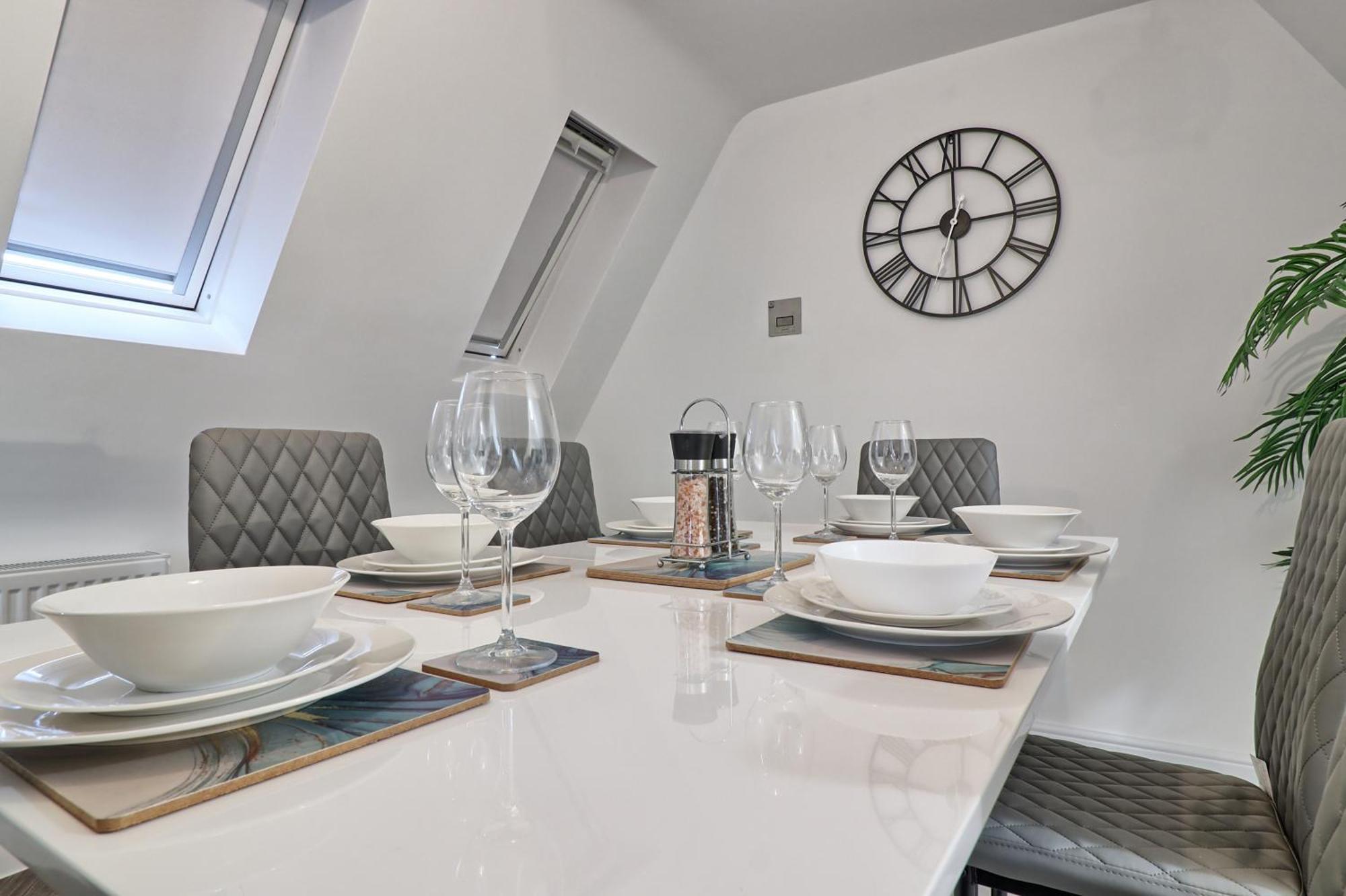 Writtle Massive 4 Bedroom Apartment With Parking In Gorgeous Countryside Location & Short Drive To Chelmsford City Centre Contractors Welcome Экстерьер фото