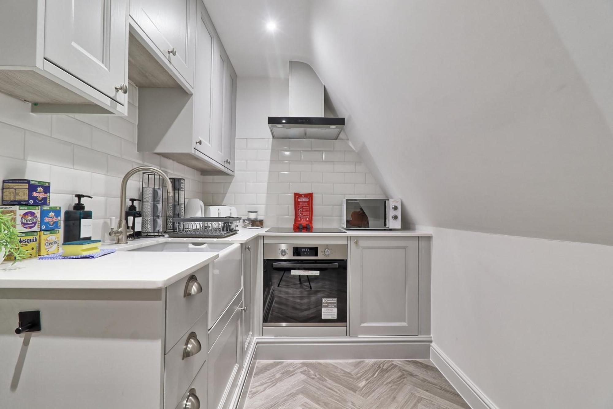 Writtle Massive 4 Bedroom Apartment With Parking In Gorgeous Countryside Location & Short Drive To Chelmsford City Centre Contractors Welcome Экстерьер фото