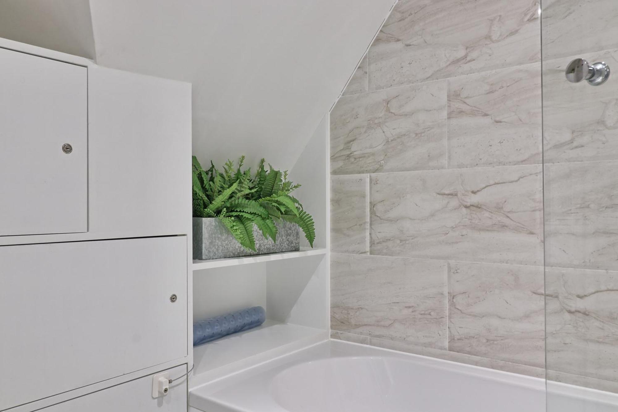 Writtle Massive 4 Bedroom Apartment With Parking In Gorgeous Countryside Location & Short Drive To Chelmsford City Centre Contractors Welcome Экстерьер фото
