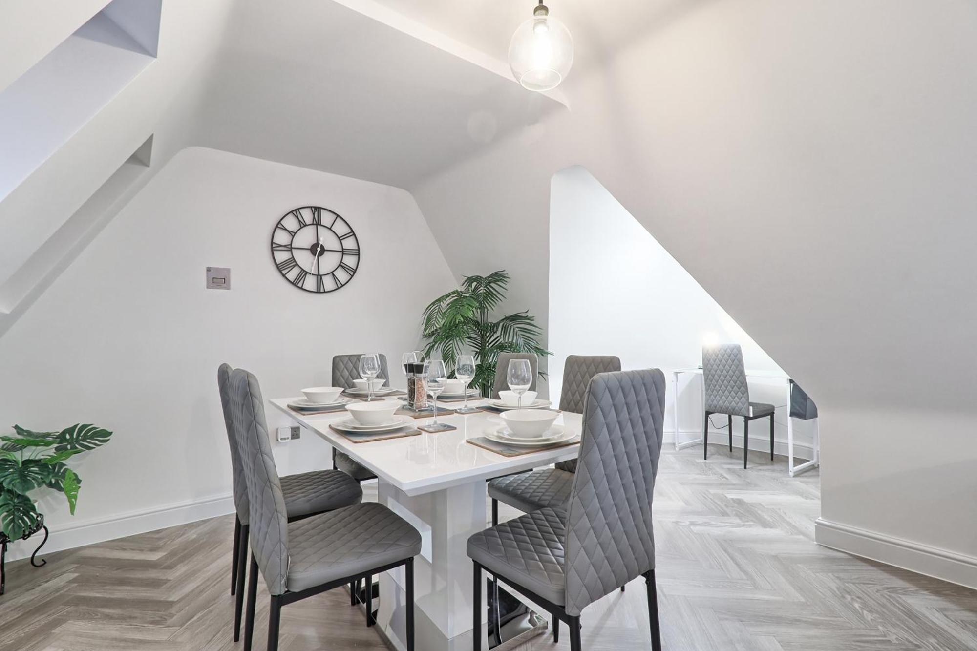 Writtle Massive 4 Bedroom Apartment With Parking In Gorgeous Countryside Location & Short Drive To Chelmsford City Centre Contractors Welcome Экстерьер фото